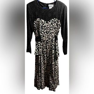 Melissa Petites Vintage 80 Black And Tan Long Sleeved Belted Dress size 10